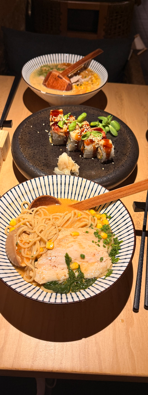 Katsu Izakaya Bar rəy şəkli
